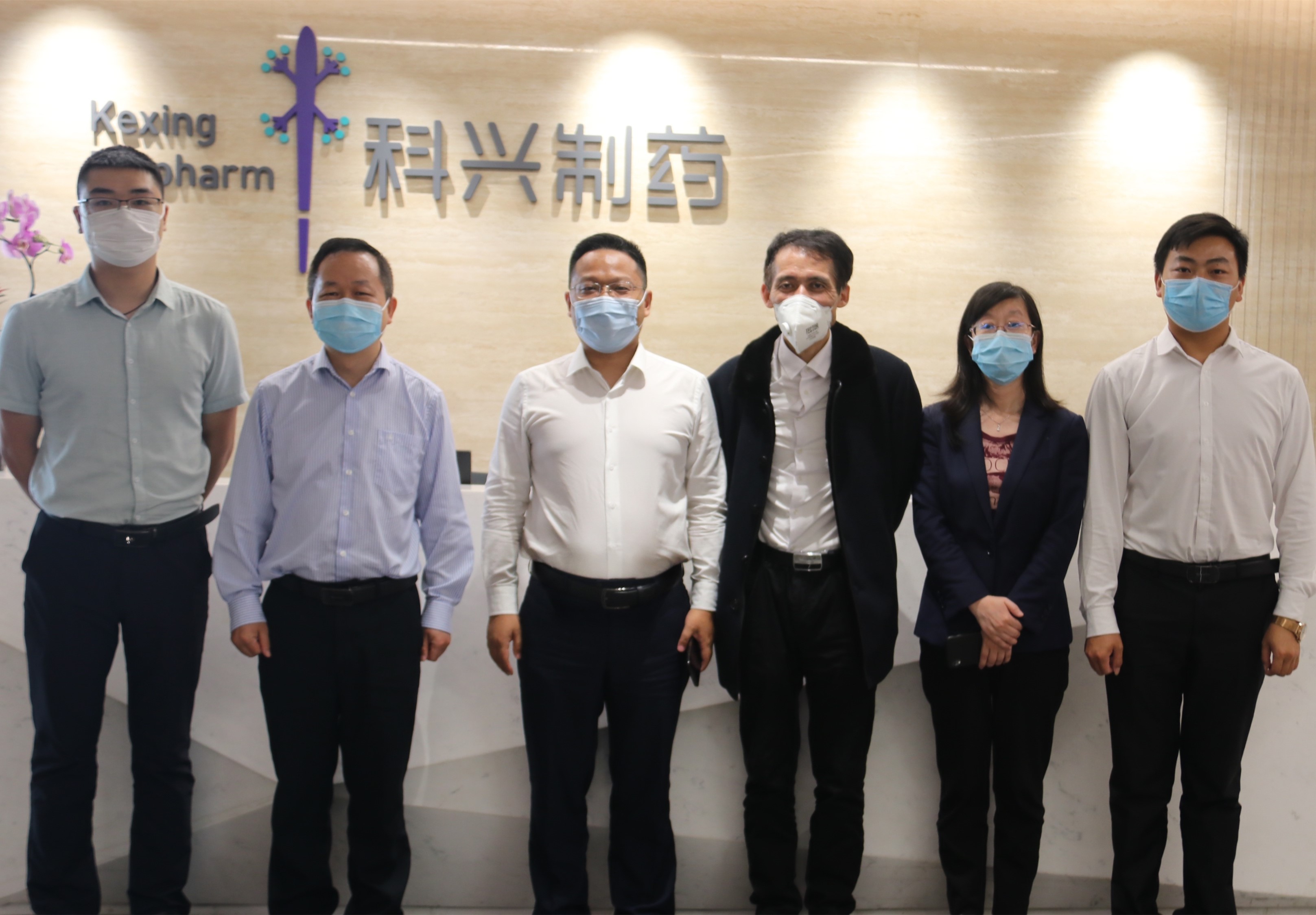 加快智能化建設，促進科興制藥高質量增長——楚天科技執行總裁曾凡云一行蒞臨科興制藥交流
